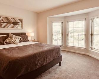Lakefront Home! Downtown Nashville 20 Miles - Hendersonville - Bedroom