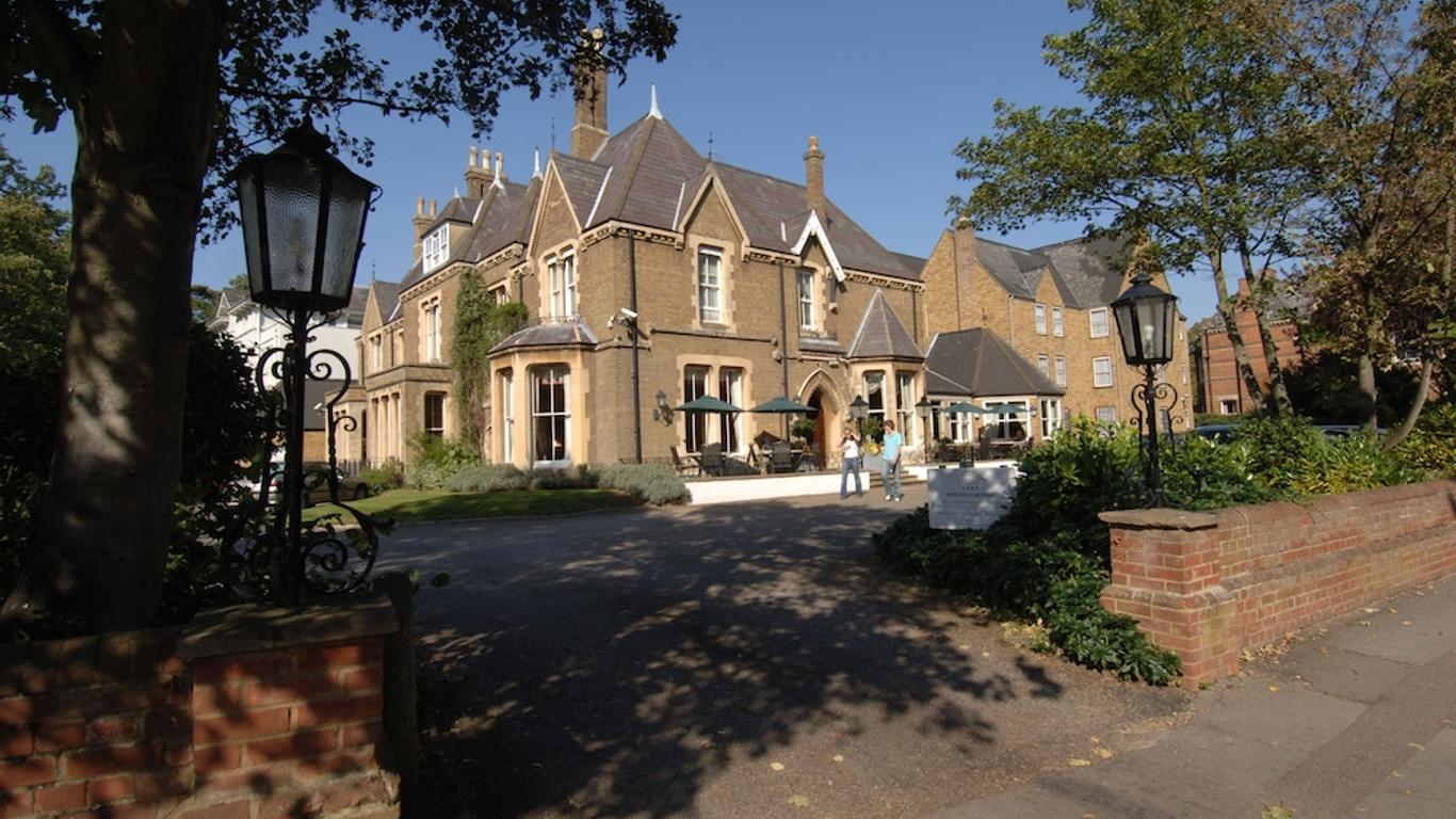 Cotswold Lodge Hotel
