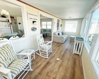 Kh4220- Knotty Pelican - Kitty Hawk - Obývací pokoj