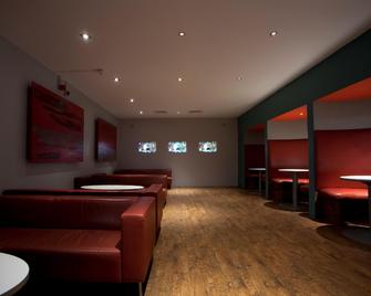 Keynes College - University Of Kent - Canterbury - Bar