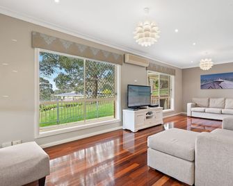 Gareth House - Narooma - Sala de estar