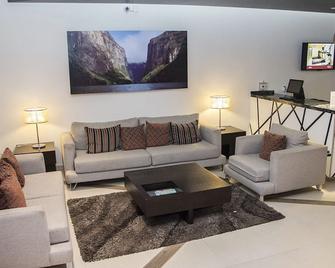 ديفركسو هوتل آند فيلاز - توكستلا جوتيريز - غرفة معيشة