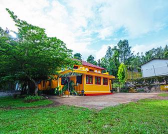 Enso Luxury Stays - Chikamagalur - Building