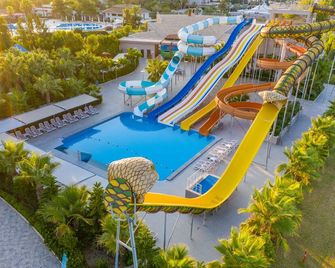 Sunmelia Beach Resort Hotel & Spa - Side - Pool