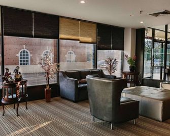 Stamford Suites - Stamford - Lobby