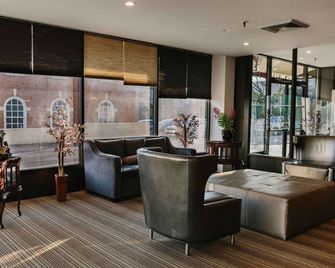 Stamford Suites - Stamford - Lobby