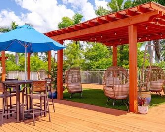 Executive King Suite City View Downtown Ft Myers - Fort Myers - Innenhof