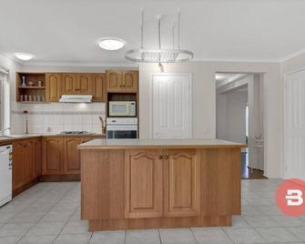 3 Bedroom Country Home - Wallan - Kitchen