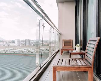 Imperial Suites Serviced Apartment - Kuching - Balkon