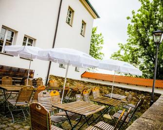 Hi Hostel Jugendherberge Passau - Passau - Innenhof