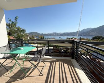 Gala Selimiye - Selimiye - Balcón