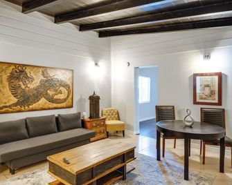 Hike And Explore Studio Stay in Frazier - Frazier Park