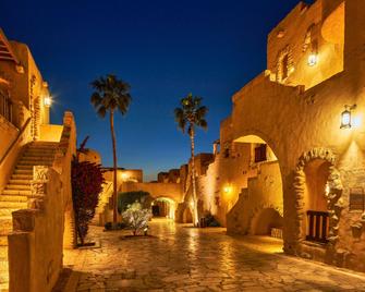 Mövenpick Resort & Spa Dead Sea - סוויימה - בניין