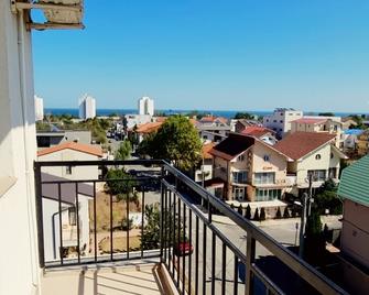 Hotel Blue Sky Resort - Eforie Nord - Balcon