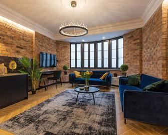 Galeria Italiana Apartments - Wroclaw - Living room