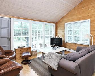 Tranquil Holiday Home in Fjerritslev Jutland With Terrace - Fjerritslev - Living room