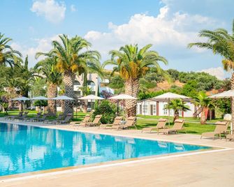 Club Beyy Resort Hotel - Esmirna - Pileta