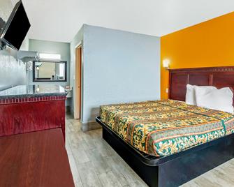 OYO Hotel Lake Charles Hwy 10 - Lake Charles - Bedroom