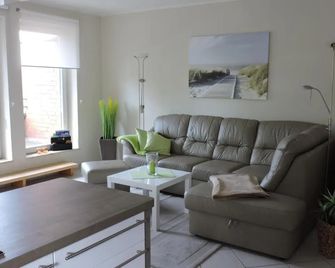 Ferienwohnung Marquardt mit Wallbox - Boltenhagen - Wohnzimmer