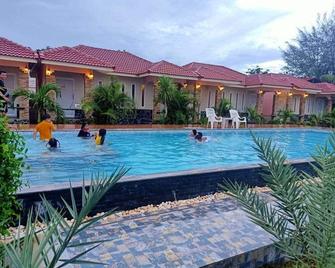 Diane Hotel - Phetchaburi - Piscina