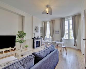 Le Joyau By Cocoonr - Bordeaux - Living room