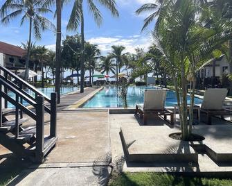 Dolphin Bay Beach Resort - Sam Roi Yot - Pool