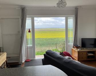 Shirls chalet in Sheppey, Leysdown - Leysdown-on-Sea - Living room