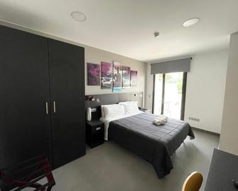 6 Bis Hotel - Castelldefels - Slaapkamer