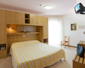 Hotel Bianchi - Bibione - Schlafzimmer