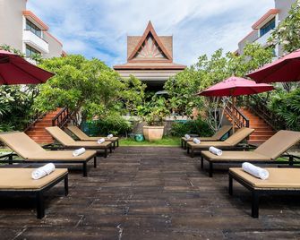 Ayrest Hua Hin Hotel - Hua Hin - Patio
