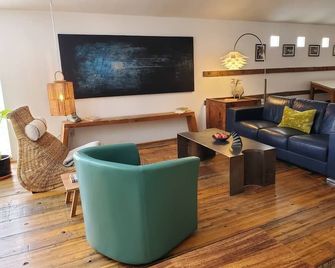 Penthouse apartment in a charming barn in La Union- perfect for a cozy getaway - Anthony - Sala de estar