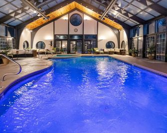 Chateau Merrimack Resort & Spa - Tyngsboro - Pool