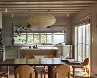 Yond Cottage on Lake Superior - Schroeder - Comedor
