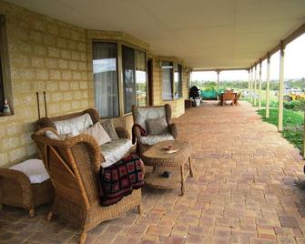 Lavendale Country Retreat - York - Innenhof