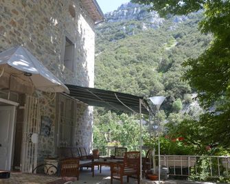 Domaine De La Carriere - Sumène - Patio