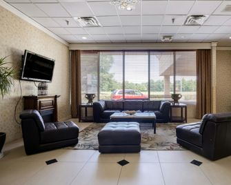 Gardentree Hotels Memphis East near I 40 - Memphis - Lobby