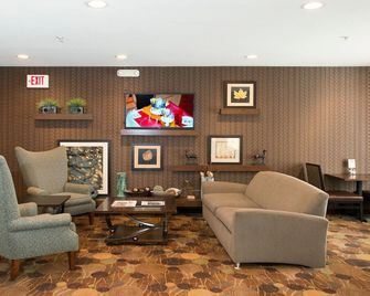 Holiday Inn Express & Suites Chicago-Deerfield/Lincolnshire By IHG - Riverwoods - Lounge