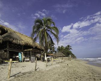 Selina Palomino - Palomino - Beach