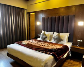 Hotel Royal Heritage Srinagar, 8 Km From Dal Lake - Srinagar - Habitación
