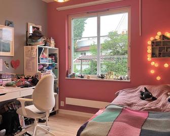 Central residence in the middle of Oslo, with direct access to private garden - Oslo - Sala de estar