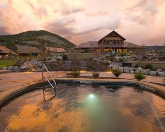 Quiet, pet friendly, enclosed yard, biking trails close by - Glenwood Springs - Pool