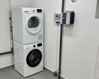 Luxuswohnung 95qm in Waldrandlage zwischen Köln und Düsseldorf-Nähe Messe - Lanxessarena - Bayarena - Leverkusen - Prádelna