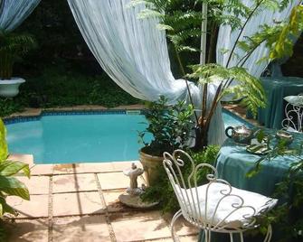 Emerald Guest House Springs - Springs - Piscina