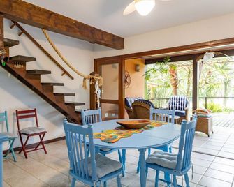 Beautiful House In Ilhabela Condominium. We Accept Credit Cards And Bank Slips - Ilhabela - Dining room