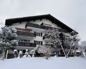 Gemütliches Appartement für Erholung und Sport - Klosters-Serneus - Building