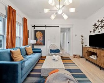 Field of Gold by Minty Living - Atlanta - Living room