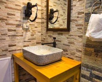 Boutique Hotel Praga - Gjirokastra