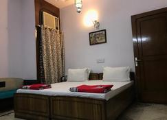 Tatvamasi Homestay - New Delhi - Bedroom