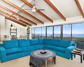 Bluffview Lookout At Victor - See Whales! Free Wifi - Victor Harbor - Living room