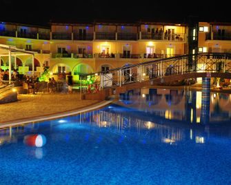Majestic Hotel & Spa - Laganas - Piscina
